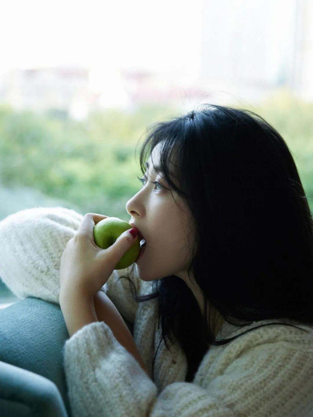 没非过也没丑过，朱珠的美貌和品位太能打了