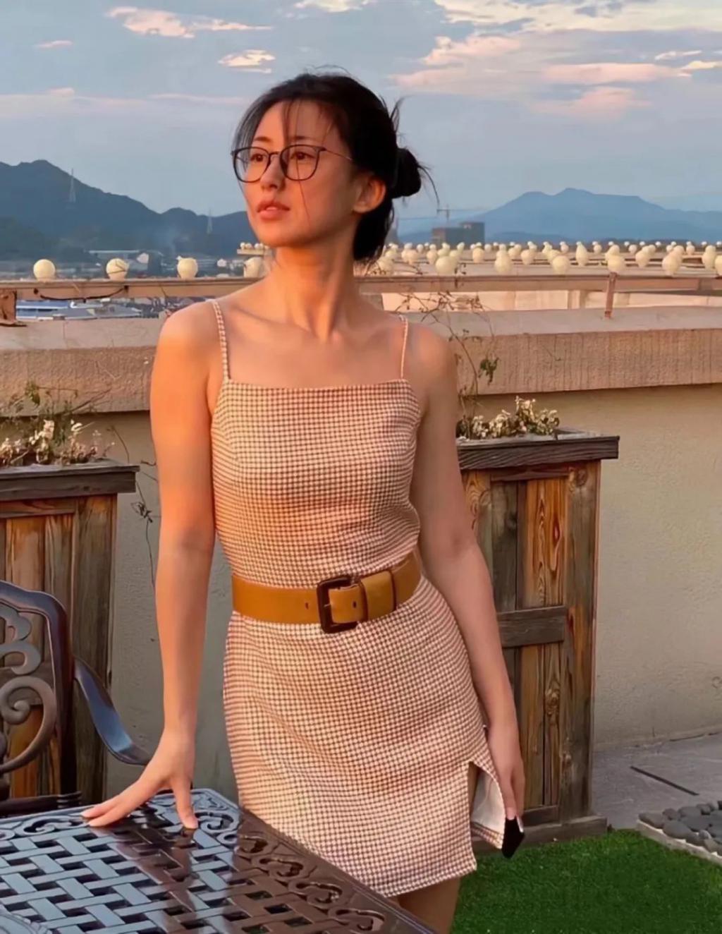 没非过也没丑过，朱珠的美貌和品位太能打了