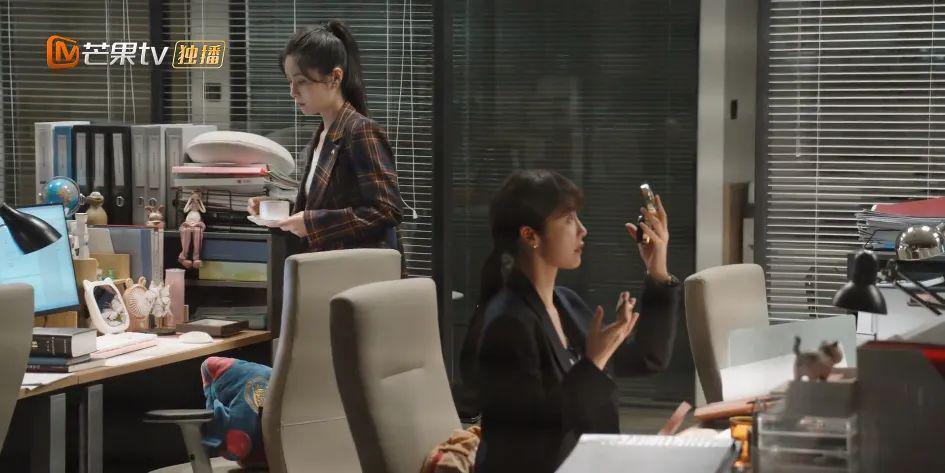 腔调，是都市女人给自己画的饼