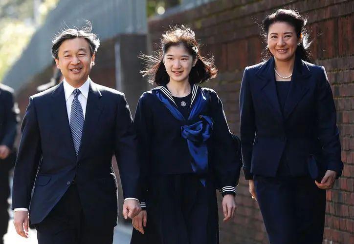 妈呀！刚办完婚礼就患抑郁症，还被逼着生孩子…