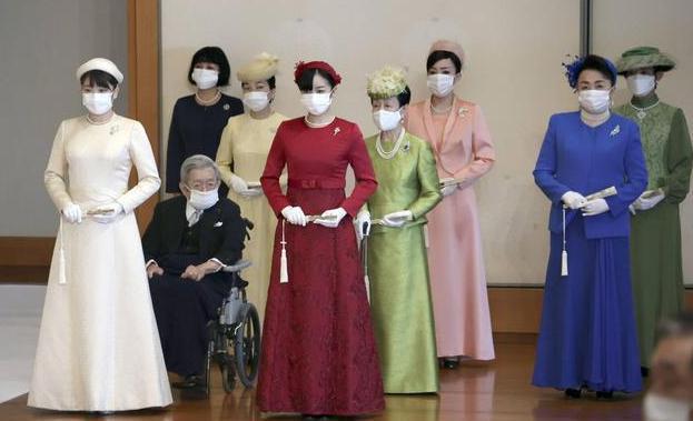 妈呀！刚办完婚礼就患抑郁症，还被逼着生孩子…