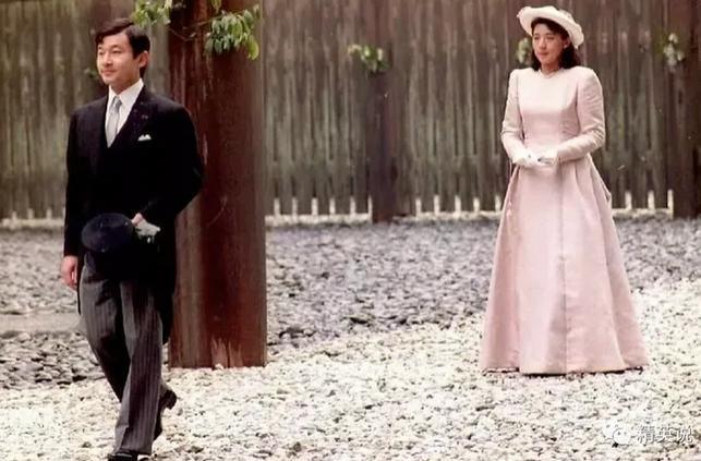 妈呀！刚办完婚礼就患抑郁症，还被逼着生孩子…