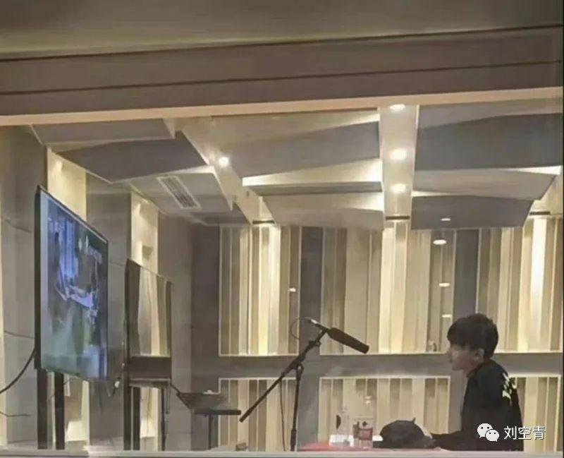 刚出的新瓜，我人傻了……