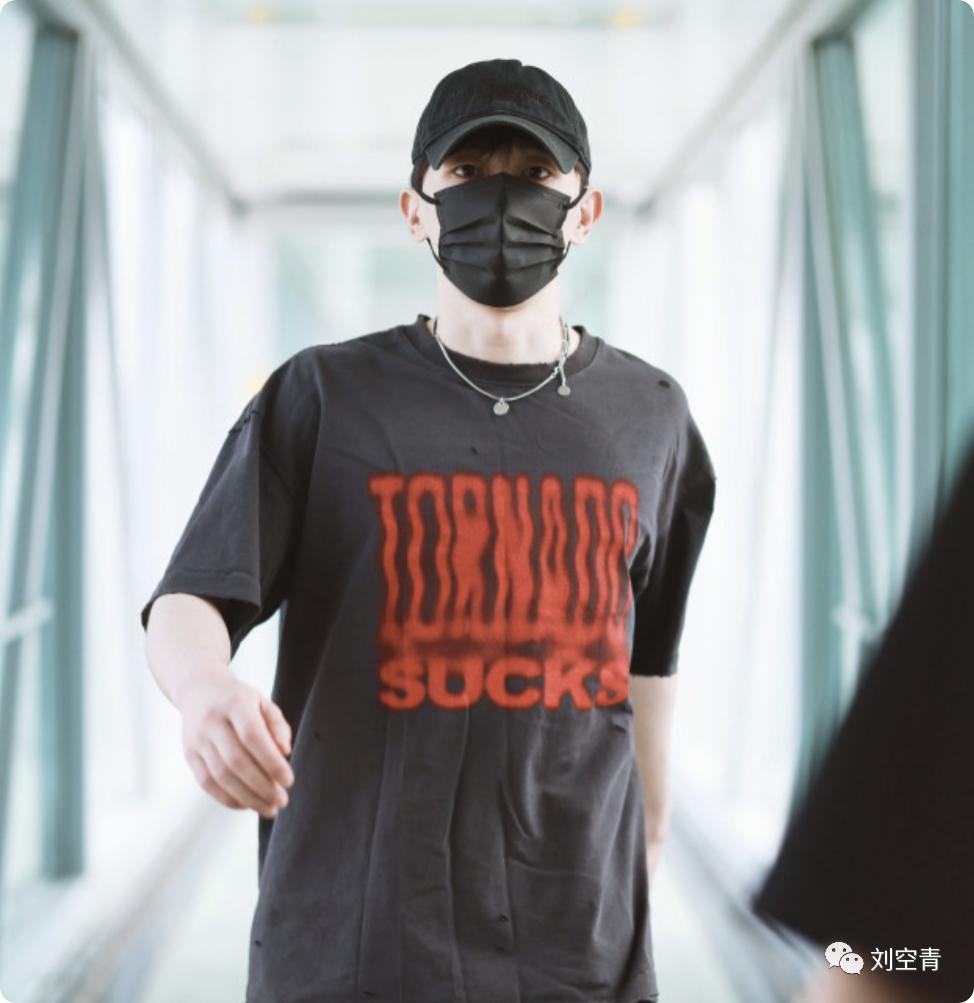 刚出的新瓜，我人傻了……