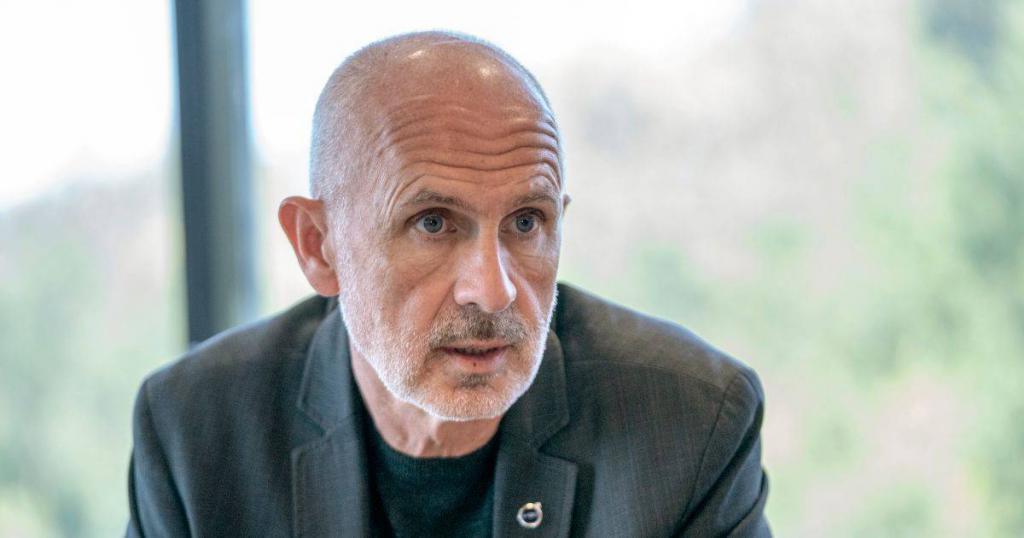 沃尔沃，找到了高端 MPV 的决胜点