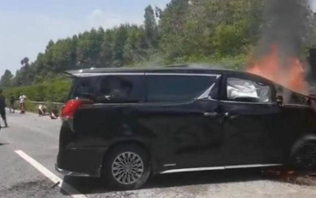 沃尔沃，找到了高端 MPV 的决胜点