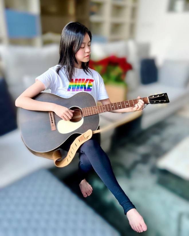 香港富豪刘銮雄女儿获芭蕾舞金奖，获父亲数亿元奖励金支持