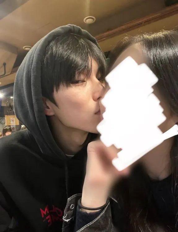 辣眼睛？疑似SM新男团成员酒店亲密照被曝光