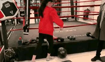 她怎么又被骂了？