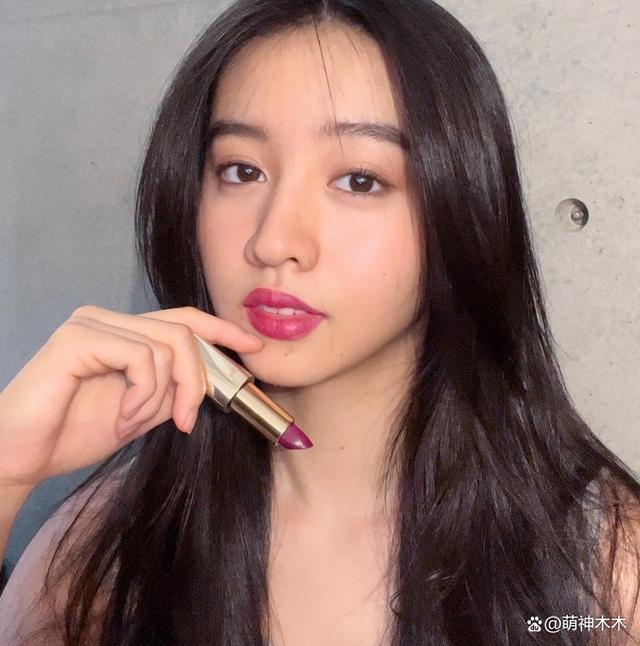 木村光希硬照翻车，发型贴头皮妆感显脏，鼻环透视装一言难尽