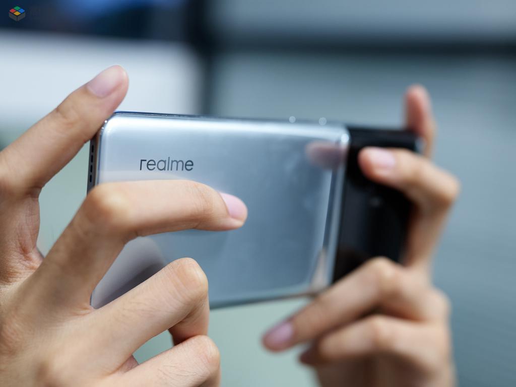 真我GT5首发评测：更“恐怖”的配置，更“温柔”的价格