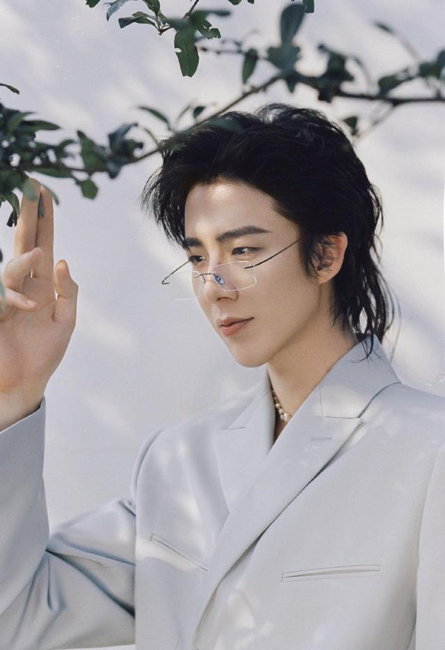 曝刘宇宁机场怼代拍 称“你都不认识我拍我干啥”