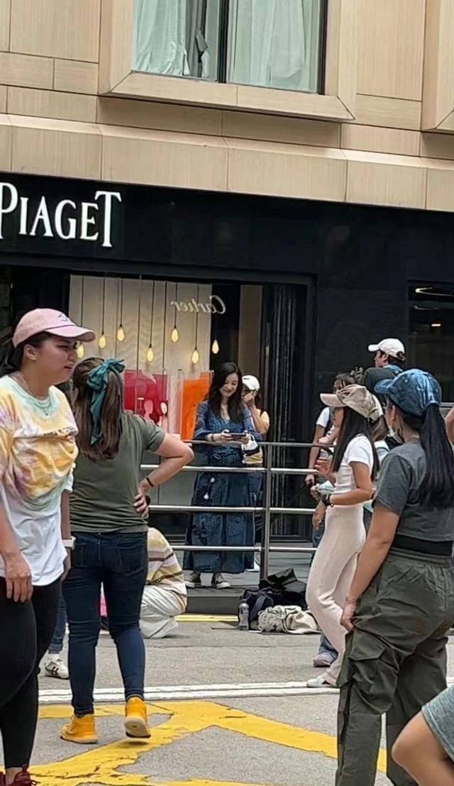 网友香港偶遇黄渤倪妮拍摄管虎新电影