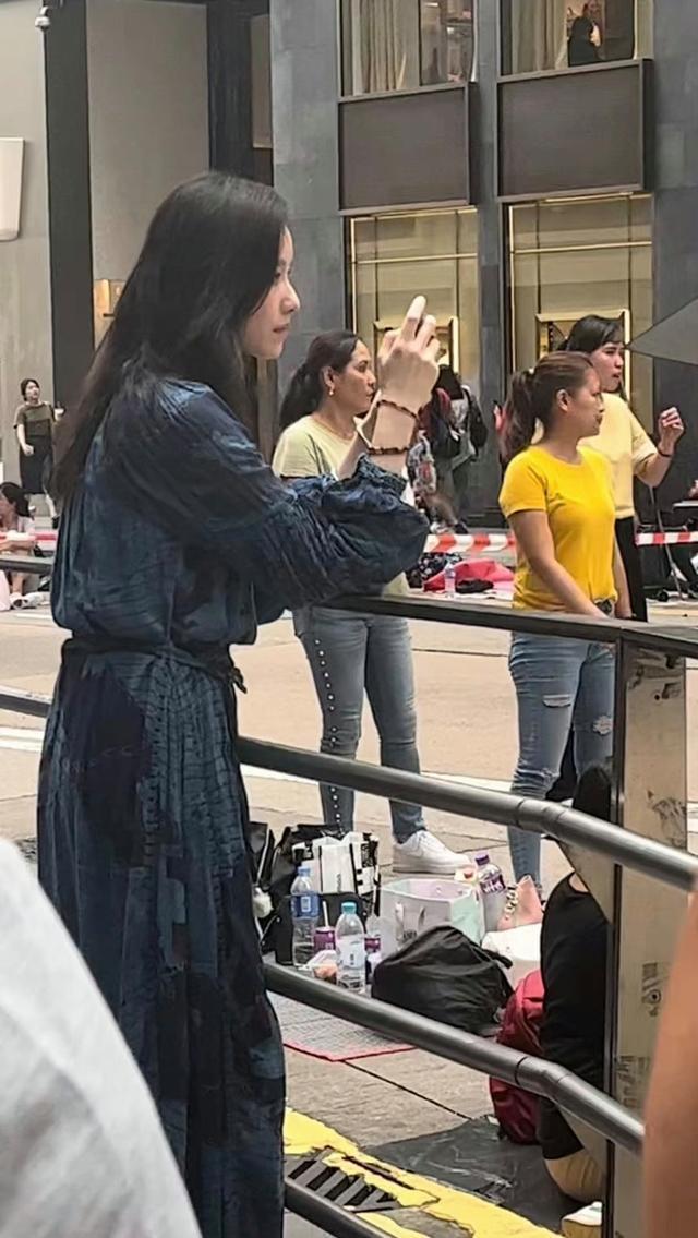 网友香港偶遇黄渤倪妮拍摄管虎新电影