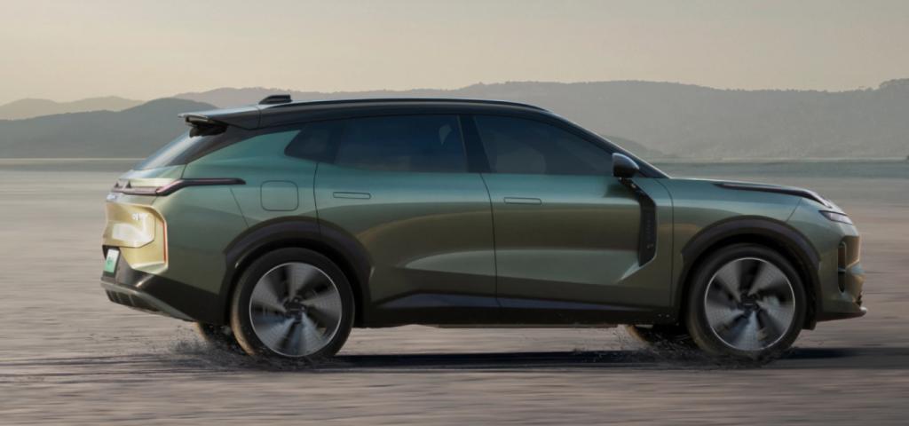 放弃燃油车的领克，高性能招牌还能立住吗？