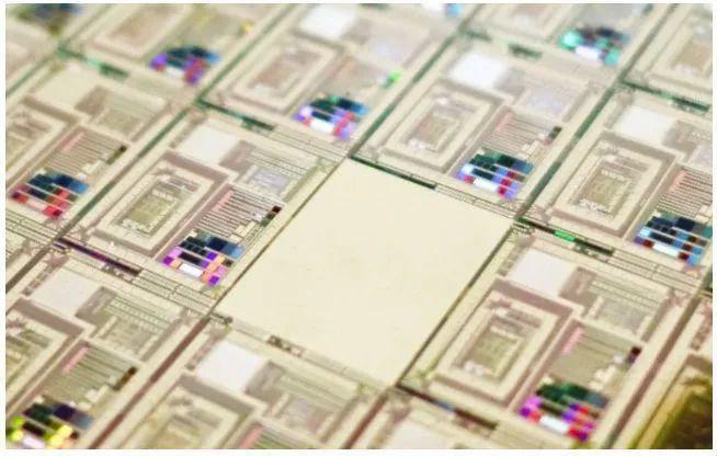 这个新 CPU 架构，要干翻 X86 和 ARM .