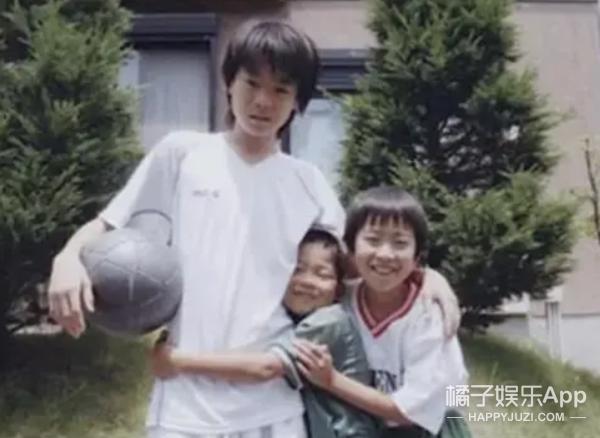 好久不见菅田将晖了，结婚两年略沧桑？