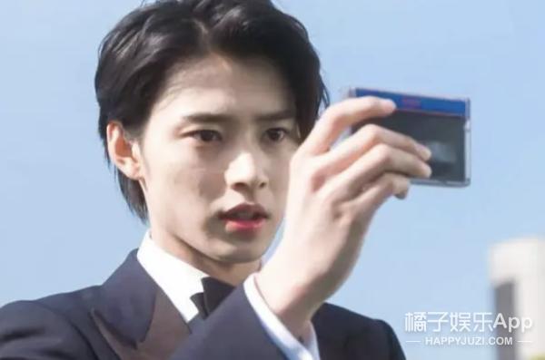 好久不见菅田将晖了，结婚两年略沧桑？