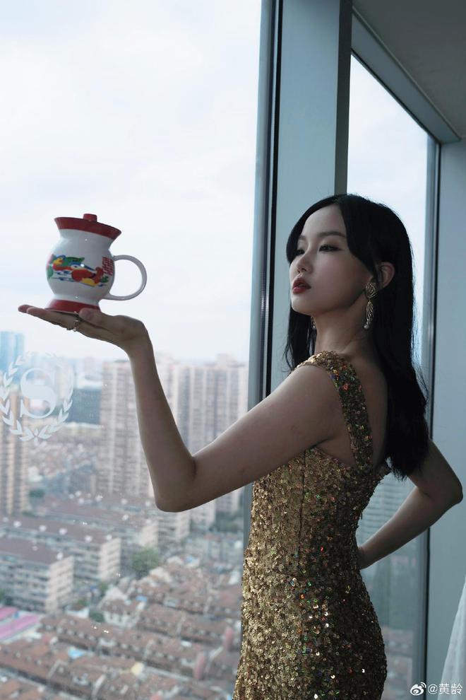 又是红毯夜！张靓颖仙气十足 邓紫棋翻车造型老气