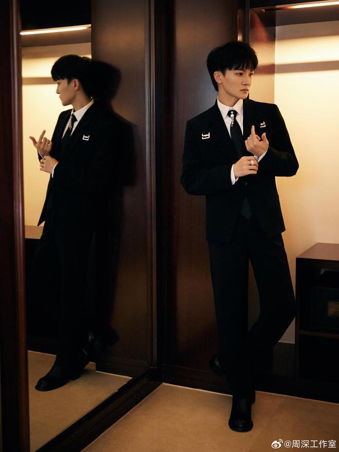 又是红毯夜！张靓颖仙气十足 邓紫棋翻车造型老气