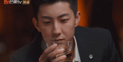 这么夸张？整部剧的人，一个比一个能装！