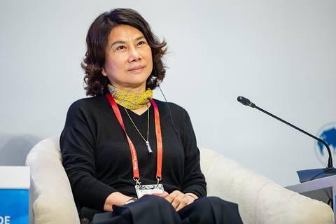 ChatGPT 企业版发布 / iPhone 15 Pro Max 本周开始大量出货 / 马斯克直播亲测特斯拉自动驾驶