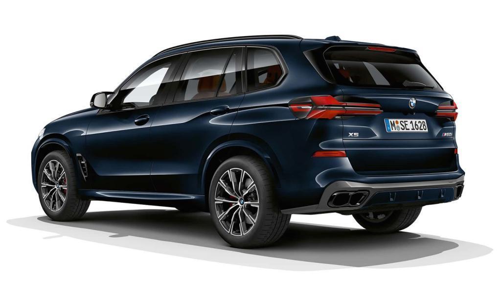 2024 款宝马 X5 防弹版官图发布：子弹射穿油箱也不怕