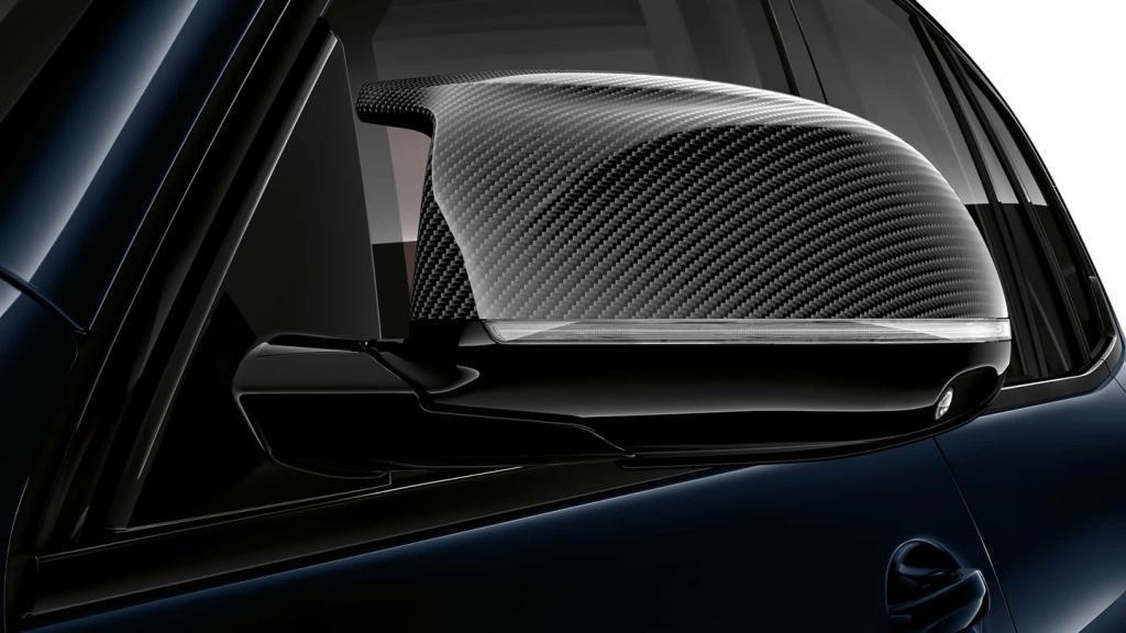 2024 款宝马 X5 防弹版官图发布：子弹射穿油箱也不怕