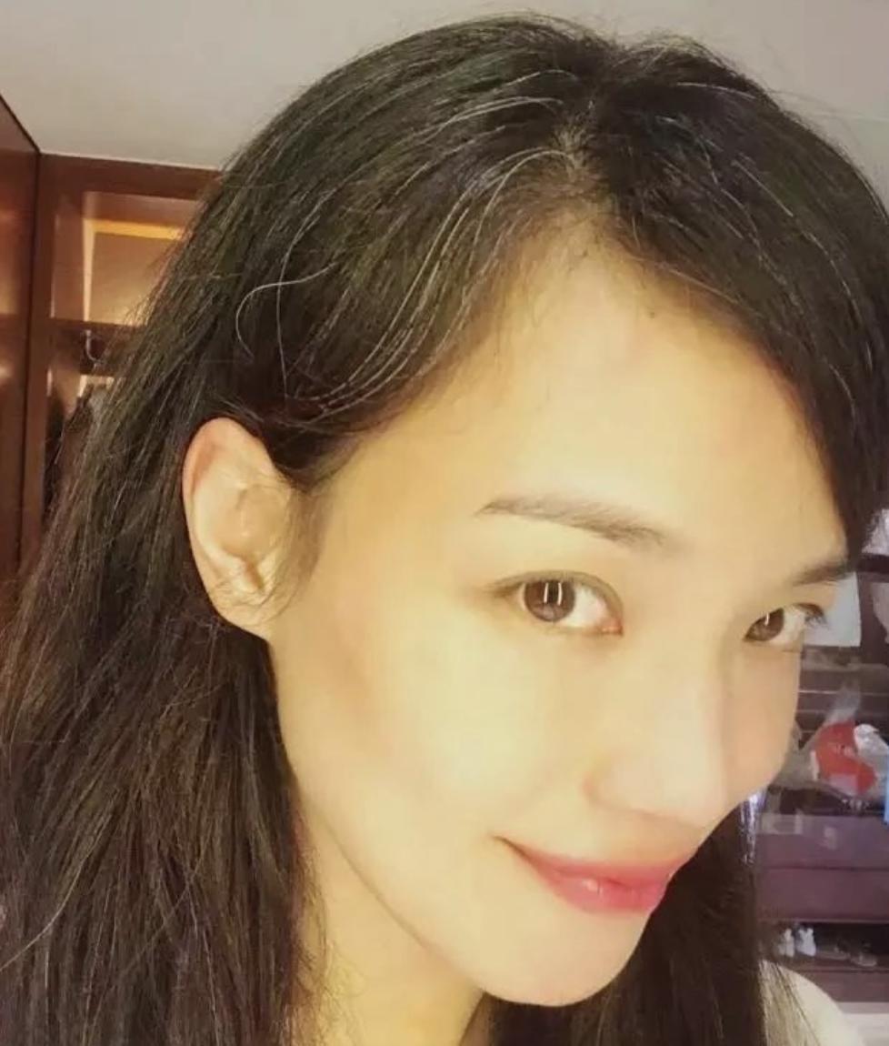 47岁舒淇，身材逆天了