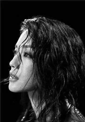 47岁舒淇，身材逆天了