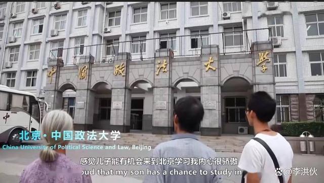 别人笑他太疯癫，他笑别人看不穿，唐尚珺决定继续复读