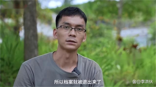 别人笑他太疯癫，他笑别人看不穿，唐尚珺决定继续复读