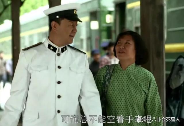 细节用心的年代大剧！演员不化妆，毛衣起球，男主“拖后腿”
