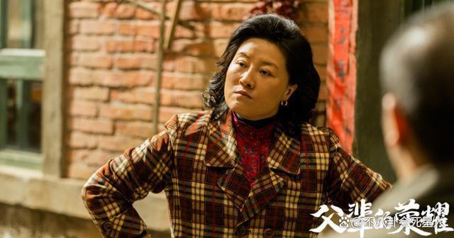 细节用心的年代大剧！演员不化妆，毛衣起球，男主“拖后腿”