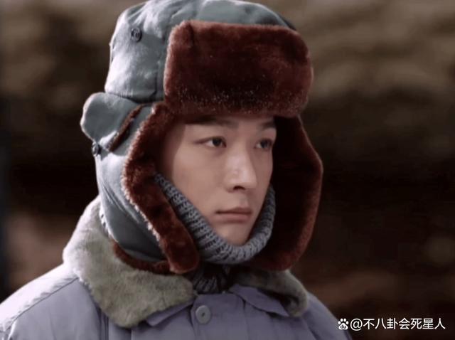 细节用心的年代大剧！演员不化妆，毛衣起球，男主“拖后腿”