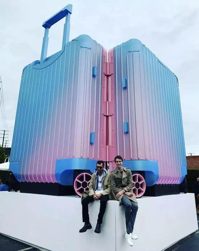 地下恋曝光！顶流女星要嫁世界首富了？！