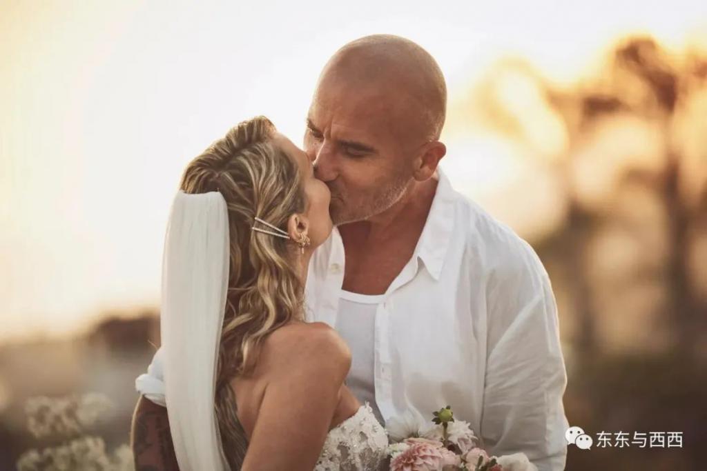 一手打造巨星女儿，母女处成闺蜜，56岁的她太会当妈了！