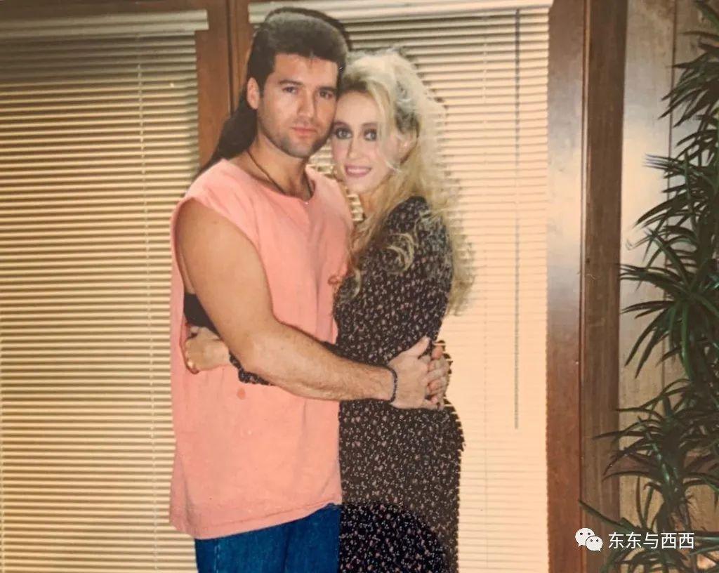 一手打造巨星女儿，母女处成闺蜜，56岁的她太会当妈了！