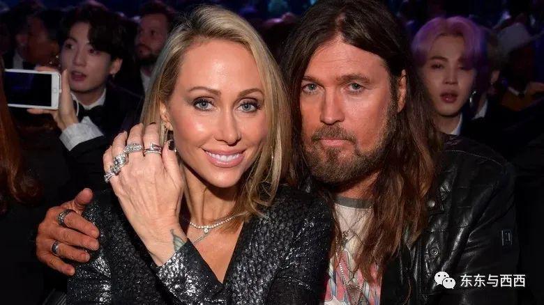 一手打造巨星女儿，母女处成闺蜜，56岁的她太会当妈了！