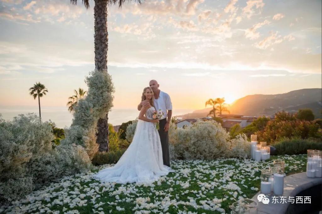 一手打造巨星女儿，母女处成闺蜜，56岁的她太会当妈了！