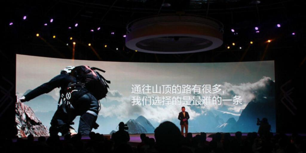 华为 Mate60 Pro 突然发布：5G 或已回归，全球首发消费级卫星通话