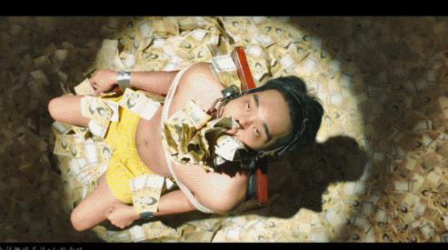 今年最火的限制级女神，又杀回来了