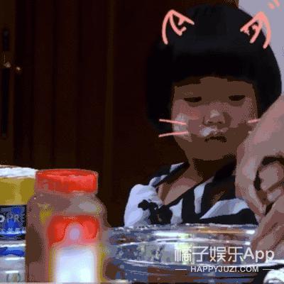 还记得那个被王嘉尔抱在怀里的小女孩吗？她现在变这样了？