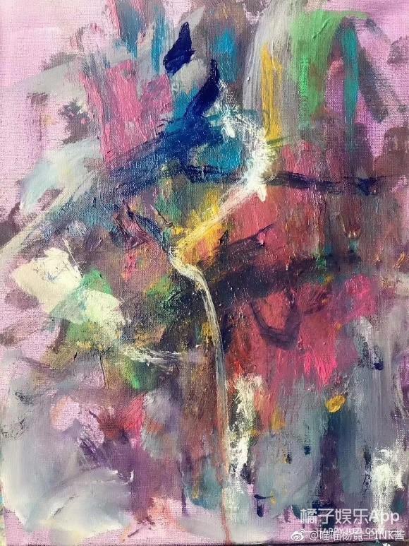 还记得那个被王嘉尔抱在怀里的小女孩吗？她现在变这样了？