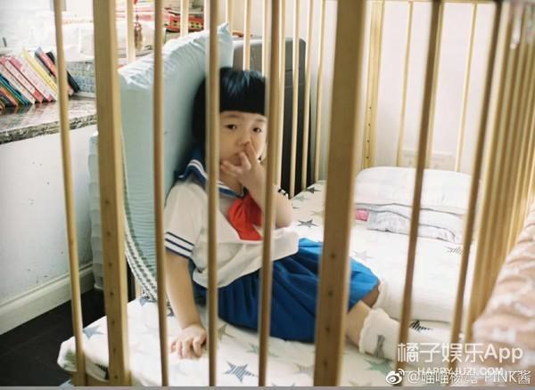 还记得那个被王嘉尔抱在怀里的小女孩吗？她现在变这样了？