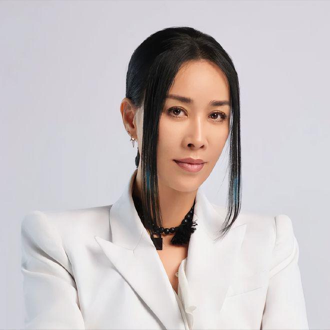 受好声音风波影响？那英紧急取消澳门演唱会引热议