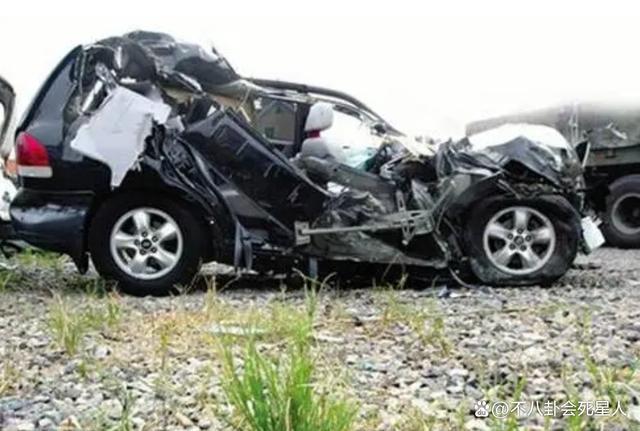 频频“发疯”的胡歌，依旧没走出17年前的那场车祸