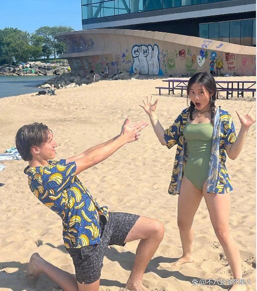 王诗龄后,多多和天天也出国了,为什么星二代集体“出逃”