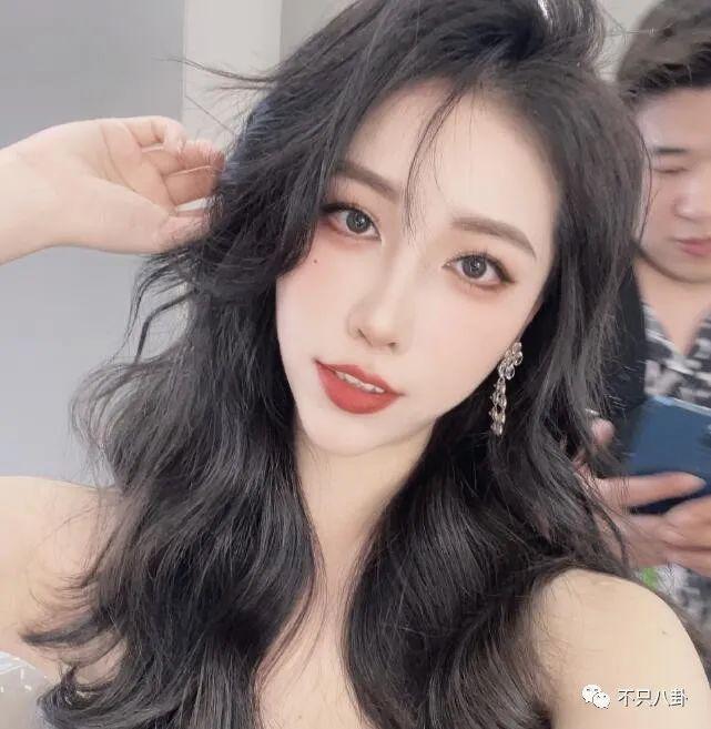 被多名女生怒斥骗感情？他之前吃软饭的黑料又被扒出来了！