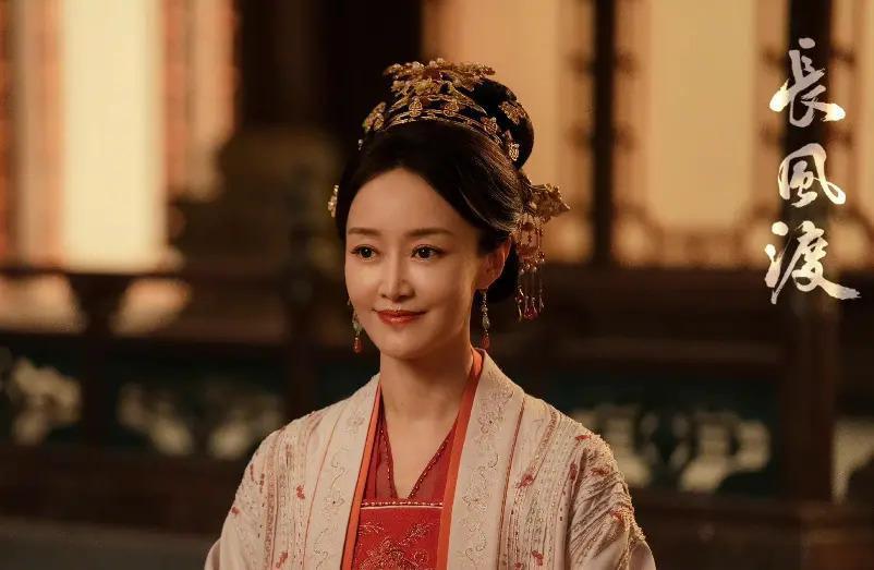 她曾是央视最美主持人，辞职后当演员嫁二婚总裁，如今怎样了